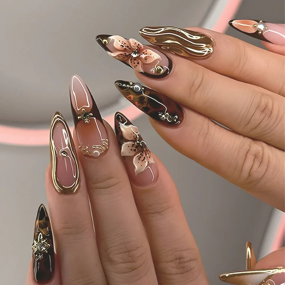 24 pièces – Faux ongles en forme d’amande prêts à poser, réutilisables, avec design floral rose doux, longue durée, décor coquillage et perles, capsules de faux ongles.