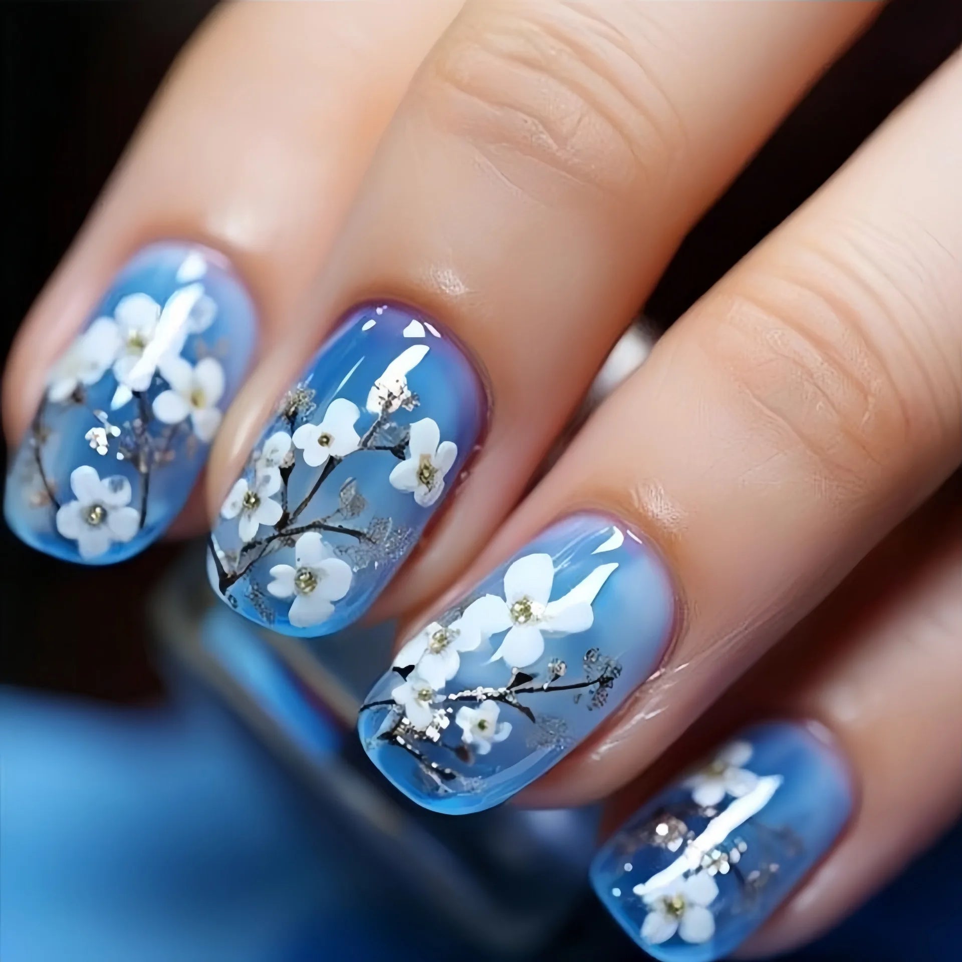 Faux Ongles Press-On Floraux – Motif Fleurs Blanches Printemps-Été – Taille Moyenne – Finition Brillante